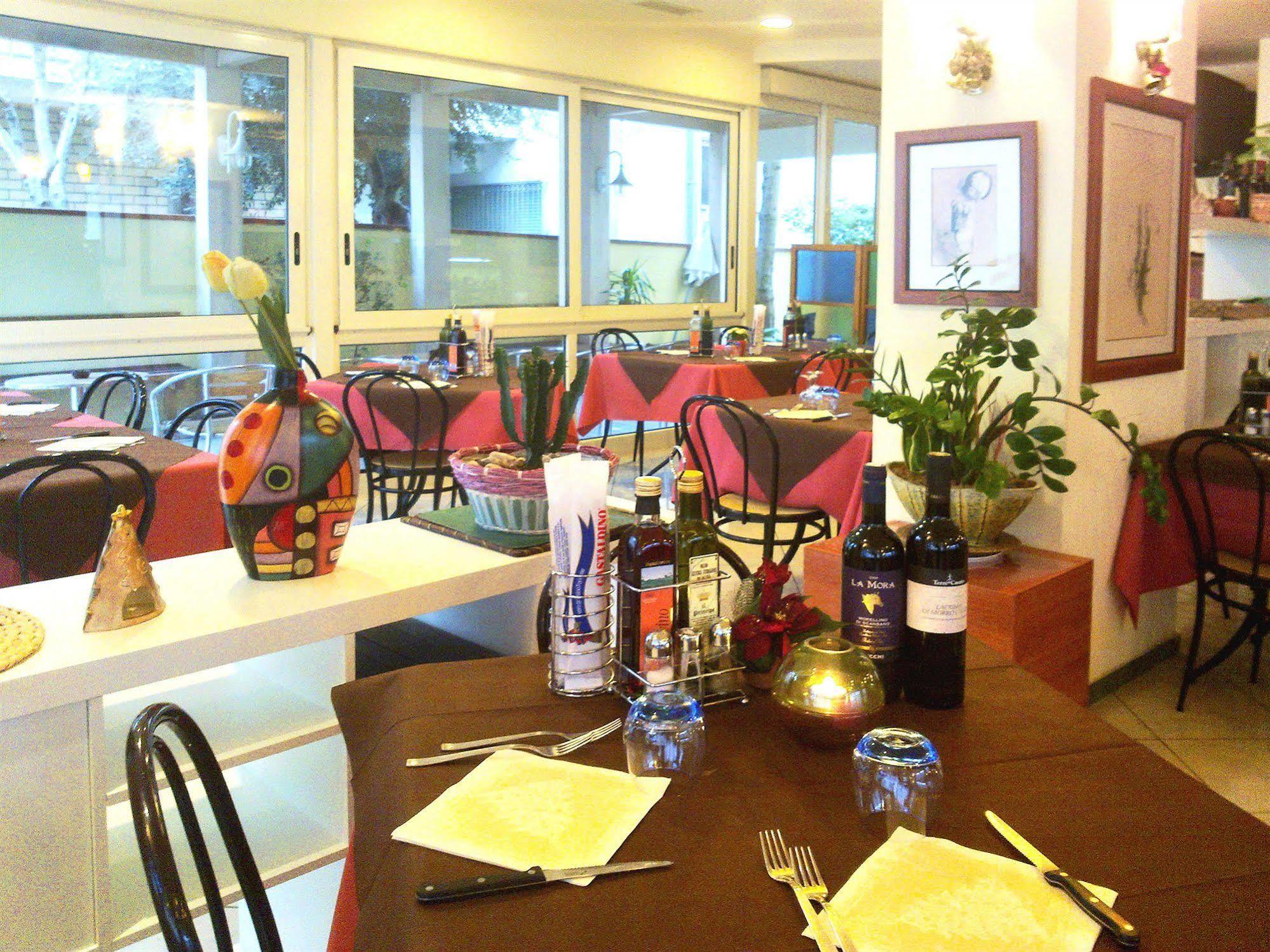 Hotel Locanda Rosy 카톨리카 외부 사진